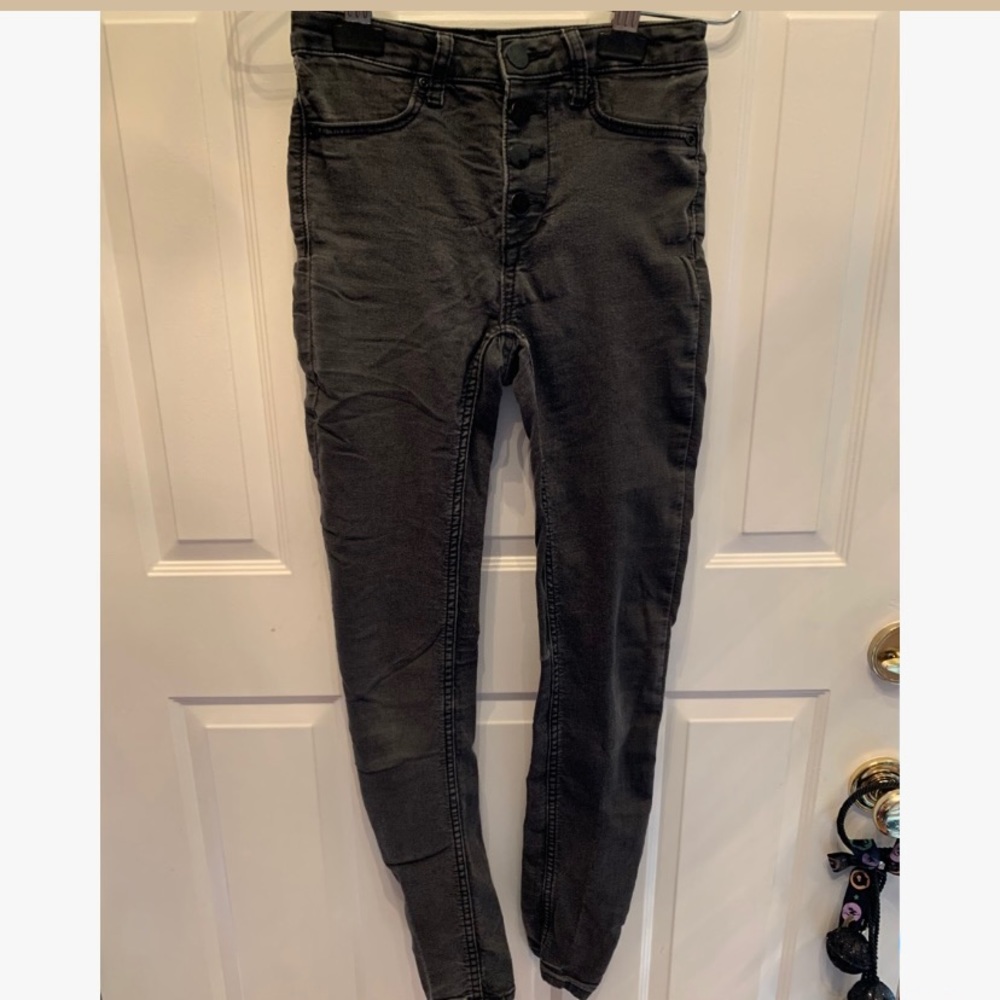 Black High-Waisted Skinny Jeans